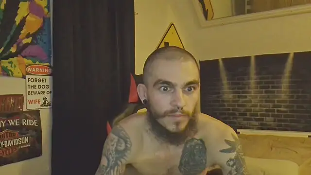 Snapshot of XMeF10 chatting on March 11, 2025, 11:58 pm XMeF10 online show from March 11, 2025, 11:58 pm