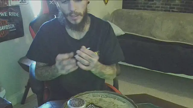 Snapshot of XMeF10 chatting on March 2, 2025, 9:08 pm XMeF10 online show from March 2, 2025, 9:08 pm