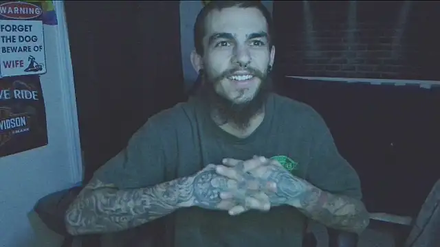 Snapshot of XMeF10 chatting on March 2, 2025, 10:05 am XMeF10 online show from March 2, 2025, 10:05 am