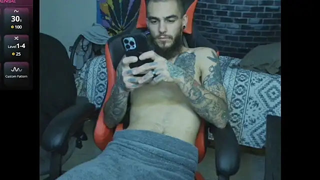 Snapshot of XMeF10 chatting on January 19, 2025, 3:53 pm XMeF10 online show from January 19, 2025, 3:53 pm