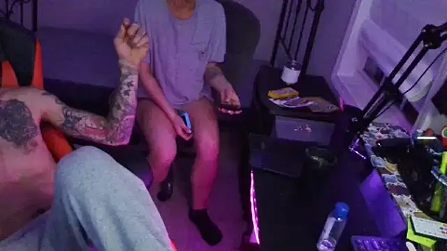 Snapshot of XMeF10 chatting on February 15, 2025, 2:04 am XMeF10 online show from February 15, 2025, 2:04 am