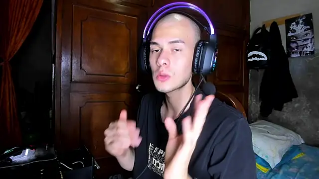 bruce kane21 online show from November 19, 2025, 8:42 pm