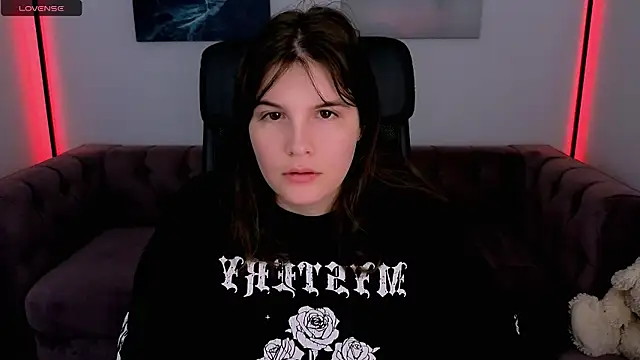 Ruyjin Choi online show from October 19, 2025, 10:40 am