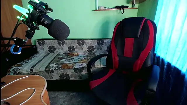 fameboyboo online show from November 24, 2025, 7:30 am