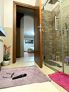 MichelleCara online show from November 27, 2025, 8:37 am