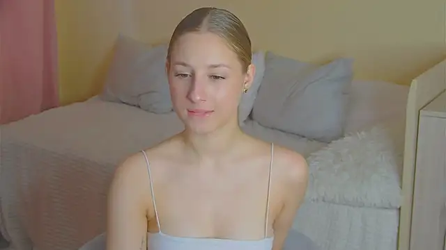 BritneyCruze online show from October 27, 2025, 9:21 am