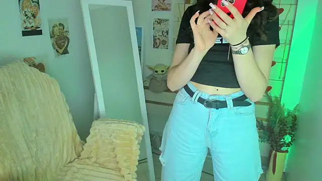 Bella XO online show from April 11, 2026, 7:45 am