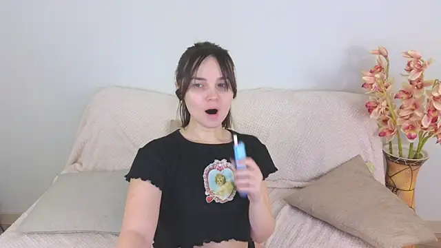 Snapshot of Ellie_Sunset chatting on January 14, 2025, 8:41 am Ellie Sunset online show from January 14, 2025, 8:41 am