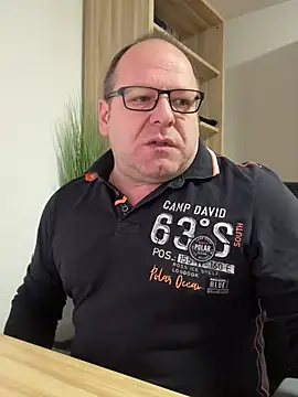 coupleLatinaLovers online show from January 20, 2025, 5:59 am