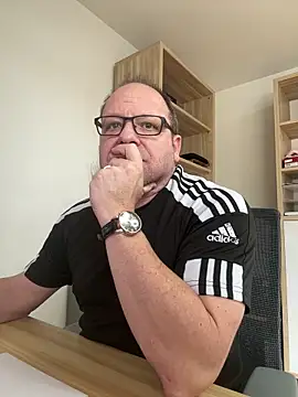 coupleLatinaLovers online show from January 28, 2025, 12:43 pm