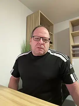 coupleLatinaLovers online show from February 10, 2025, 6:09 am