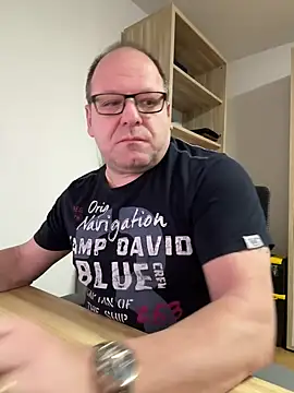 coupleLatinaLovers online show from February 17, 2025, 5:58 am