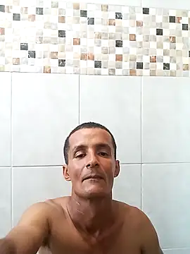 morenogato100 online show from November 7, 2025, 8:35 pm