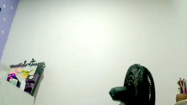 PetiteIvoryQueen19 online show from March 24, 2026, 2:00 am