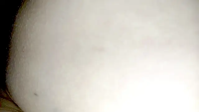 PetiteIvoryQueen19 online show from November 2, 2025, 4:06 am