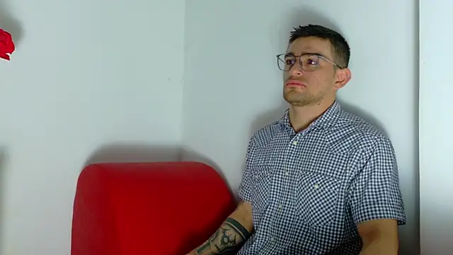 Snapshot of Sexy_Alejandro_ chatting on May 15, 2026, 11:52 am Sexy Alejandro online show from May 15, 2026, 11:52 am