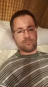 Snapshot of riskybusiness9090 chatting on December 14, 2024, 8:40 pm riskybusiness9090 online show from December 14, 2024, 8:40 pm