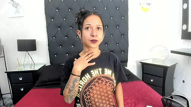 Snapshot of rave_connor chatting on October 20, 2025, 7:25 pm rave connor online show from October 20, 2025, 7:25 pm