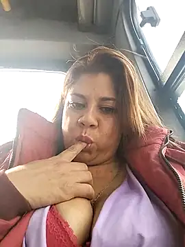 Snapshot of Laura-Hernandez chatting on February 17, 2025, 1:44 pm Laura-Hernandez online show from February 17, 2025, 1:44 pm