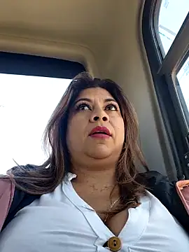 Snapshot of Laura-Hernandez chatting on February 27, 2026, 3:12 pm Laura-Hernandez online show from February 27, 2026, 3:12 pm