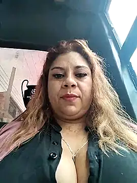 Snapshot of Laura-Hernandez chatting on February 24, 2025, 3:42 pm Laura-Hernandez online show from February 24, 2025, 3:42 pm
