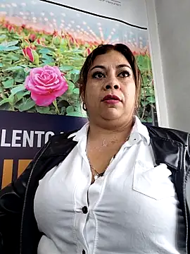 Laura-Hernandez online show from April 7, 2026, 2:52 pm