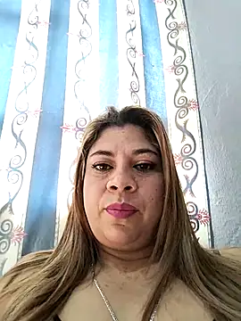 Snapshot of Laura-Hernandez chatting on September 11, 2025, 3:01 pm Laura-Hernandez online show from September 11, 2025, 3:01 pm