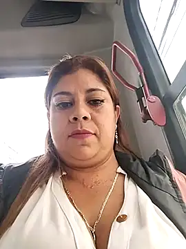 Snapshot of Laura-Hernandez chatting on February 26, 2025, 6:04 pm Laura-Hernandez online show from February 26, 2025, 6:04 pm
