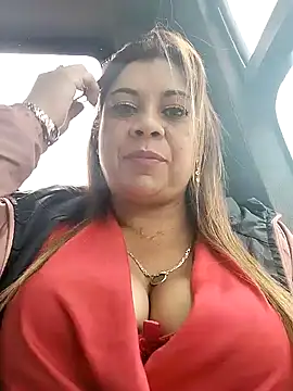 Snapshot of Laura-Hernandez chatting on February 11, 2025, 2:35 pm Laura-Hernandez online show from February 11, 2025, 2:35 pm