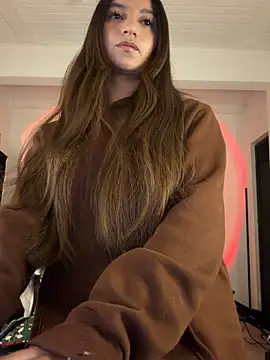 aly golden  online show from May 14, 2026, 9:28 am