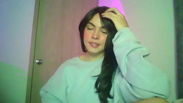 Snapshot of Kiri_Cutee chatting on October 10, 2025, 4:35 am Kiri Cutee online show from October 10, 2025, 4:35 am