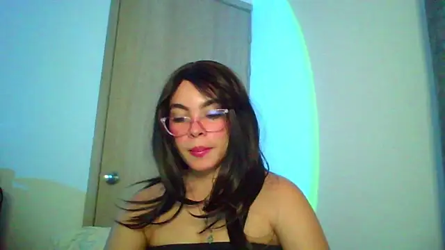 Snapshot of Kiri_Cutee chatting on November 6, 2025, 7:12 am Kiri Cutee online show from November 6, 2025, 7:12 am