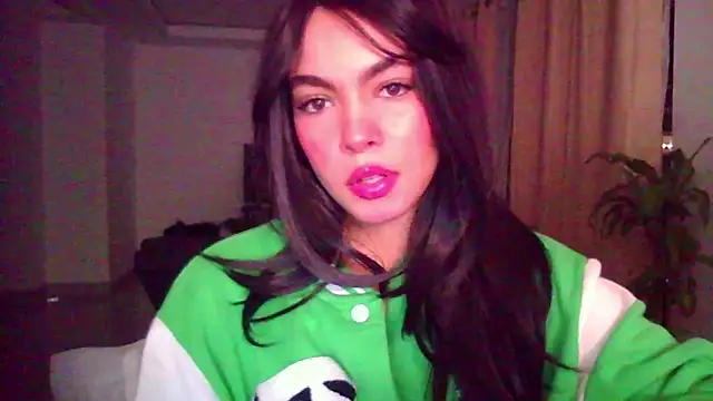 Snapshot of Kiri_Cutee chatting on November 16, 2025, 4:06 am Kiri Cutee online show from November 16, 2025, 4:06 am