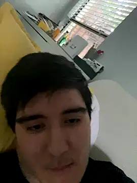 Snapshot of Yann_18 chatting on October 14, 2025, 11:36 pm Yann 18 online show from October 14, 2025, 11:36 pm