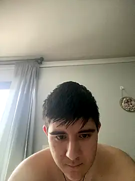 Snapshot of Yann_18 chatting on September 10, 2025, 11:48 pm Yann 18 online show from September 10, 2025, 11:48 pm