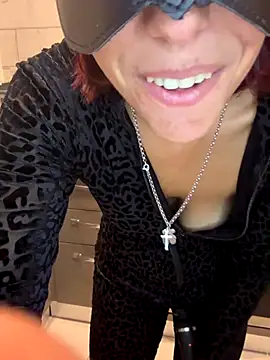 Porcella96 online show from October 17, 2025, 7:00 am