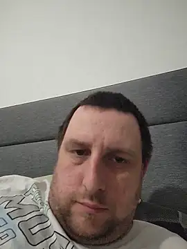 Snapshot of HE-M123 chatting on June 7, 2026, 9:31 pm HE-M123 online show from June 7, 2026, 9:31 pm