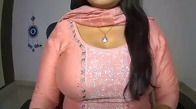 Snapshot of Swetaa_ chatting on March 19, 2025, 11:28 am Swetaa online show from March 19, 2025, 11:28 am