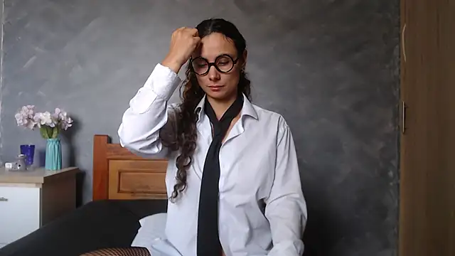 MafeeRoss online show from November 16, 2025, 5:28 pm