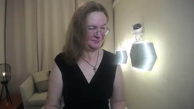 HolyMilfa online show from April 22, 2026, 6:53 am