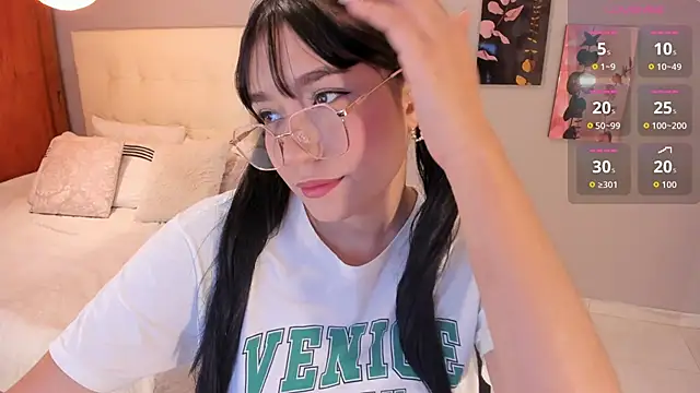 Snapshot of Maia_W10 chatting on January 15, 2026, 12:08 pm Maia W10 online show from January 15, 2026, 12:08 pm