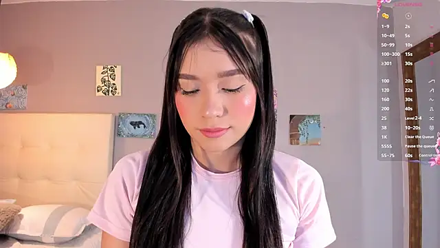 Snapshot of Maia_W10 chatting on May 6, 2026, 12:31 pm Maia W10 online show from May 6, 2026, 12:31 pm