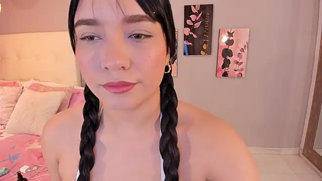 Snapshot of Maia_W10 chatting on January 10, 2026, 12:11 pm Maia W10 online show from January 10, 2026, 12:11 pm