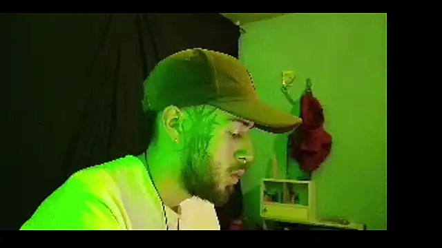 Snapshot of Aaronkiller chatting on February 22, 2025, 4:29 am Aaronkiller online show from February 22, 2025, 4:29 am