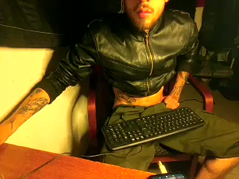 Snapshot of Aaronkiller chatting on January 9, 2025, 3:15 am Aaronkiller online show from January 9, 2025, 3:15 am