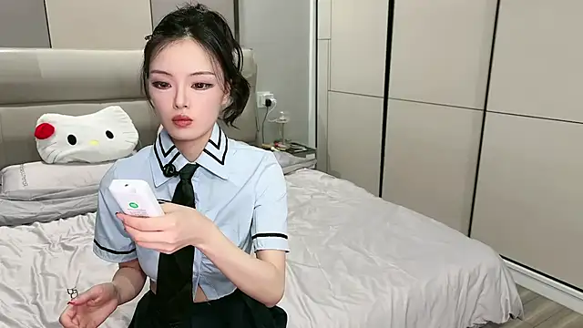 Snapshot of Fairy-HF chatting on October 8, 2025, 9:55 am Fairy-HF online show from October 8, 2025, 9:55 am