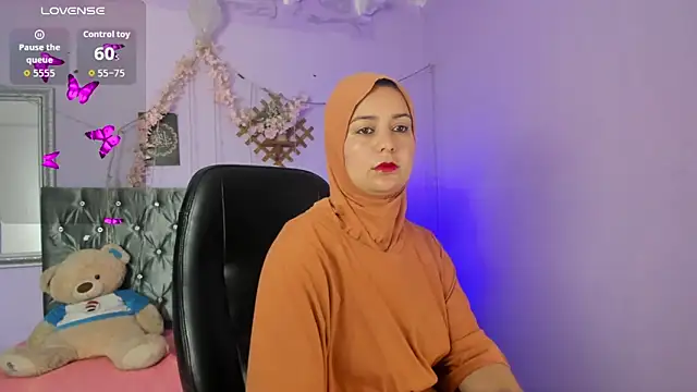 Snapshot of BadraSaadi chatting on November 20, 2025, 1:01 pm BadraSaadi online show from November 20, 2025, 1:01 pm