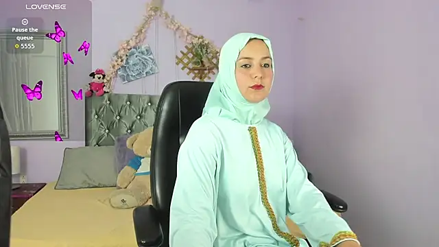 Snapshot of BadraSaadi chatting on October 10, 2025, 7:58 pm BadraSaadi online show from October 10, 2025, 7:58 pm