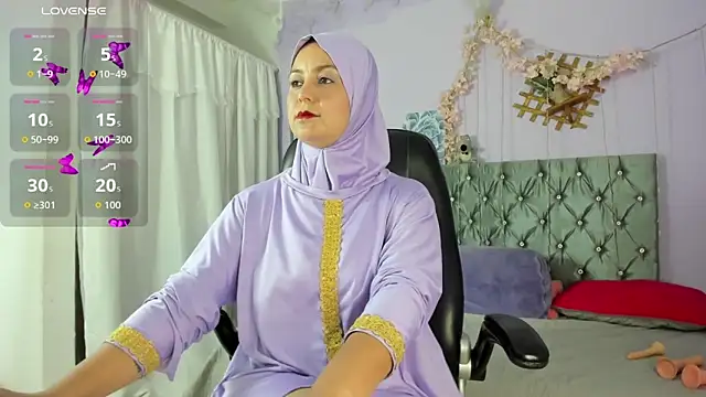 Snapshot of BadraSaadi chatting on October 22, 2025, 7:57 pm BadraSaadi online show from October 22, 2025, 7:57 pm