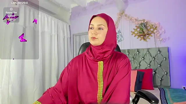 Snapshot of BadraSaadi chatting on October 8, 2025, 7:47 pm BadraSaadi online show from October 8, 2025, 7:47 pm